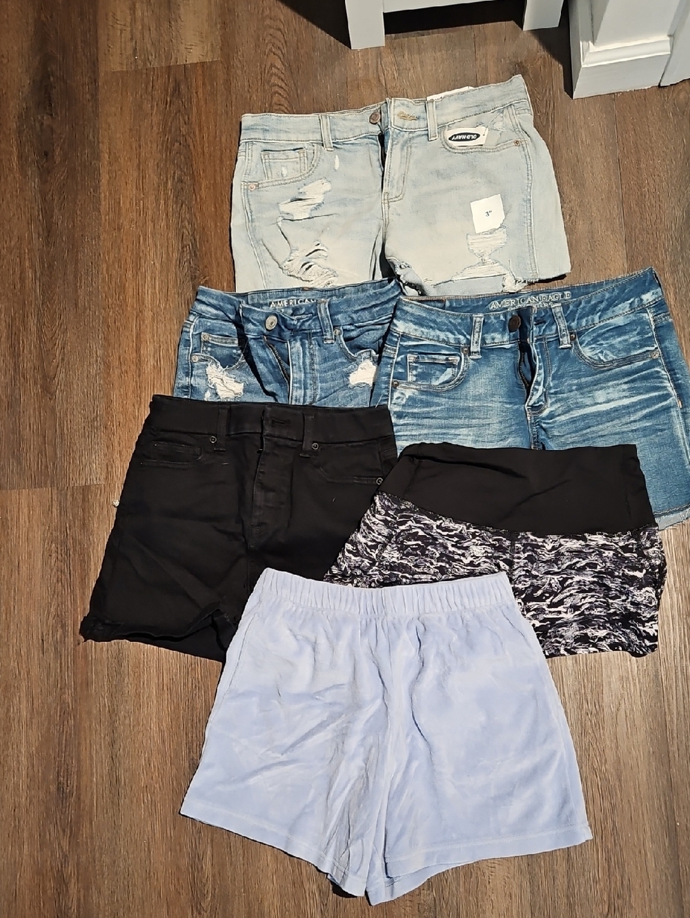 RESELLER Box/or BUNDLE (6) Shorts, XS-6 LULULEMON- AERIE, OLD NAVY, AMER. EAGLE